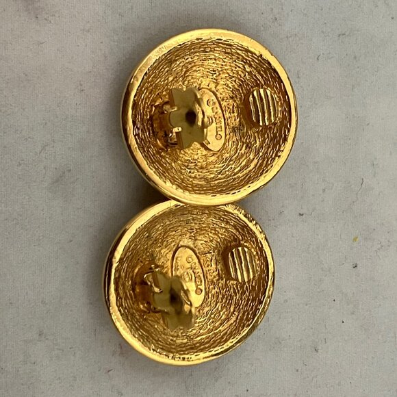Vintage 90s Designer Chanel Classic Quilted Gold Tone Logo CC Clip on Earrings - Picture 3 of 15